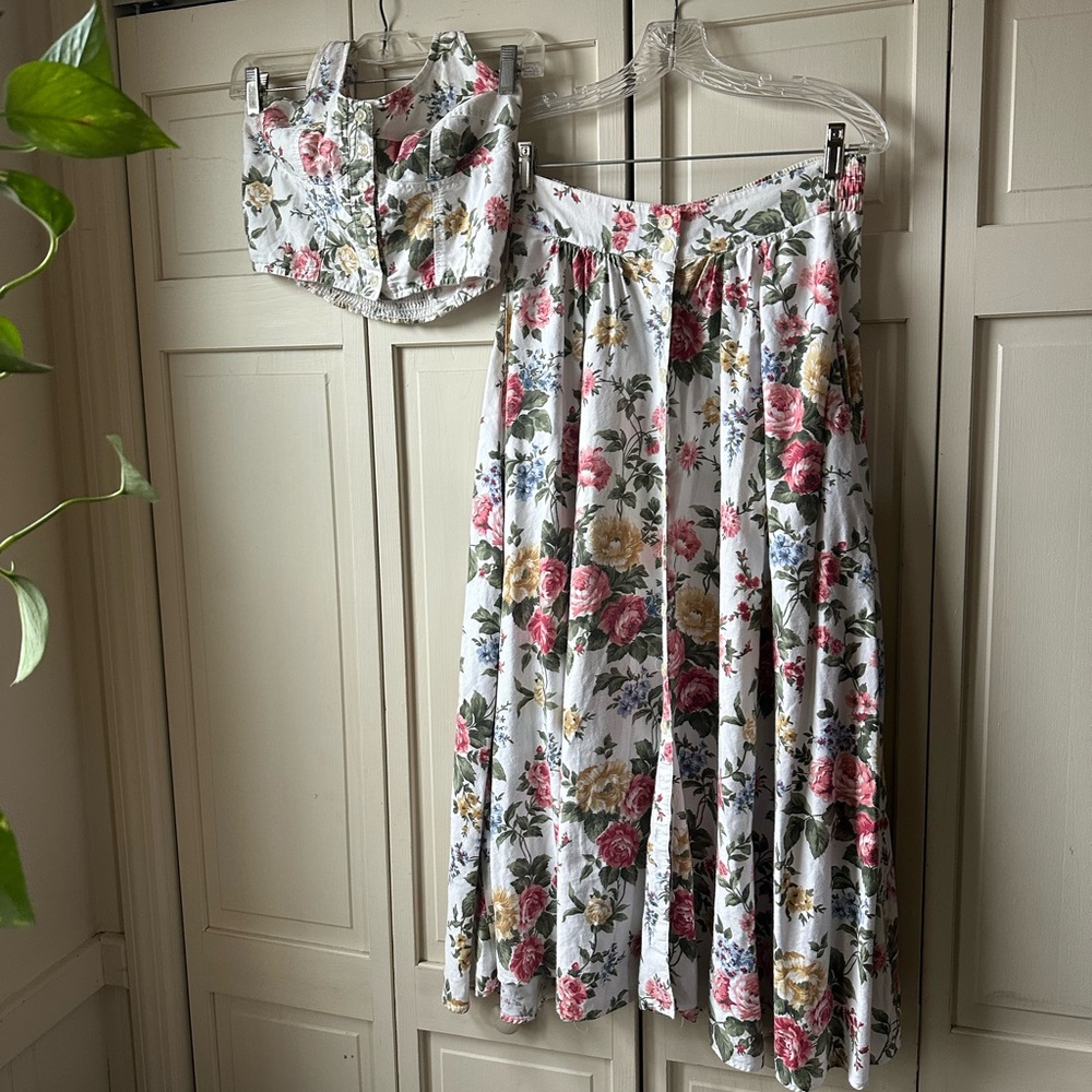 Vintage Floral Two-Piece Halter Crop Top & Maxi Skirt Set